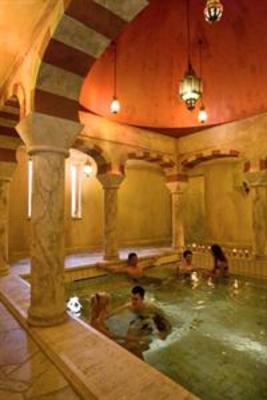 фото отеля Meses Shiraz Wellness & Trening Hotel Superior