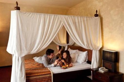 фото отеля Meses Shiraz Wellness & Trening Hotel Superior