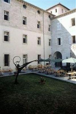 фото отеля Hotel Cloitre Saint Louis