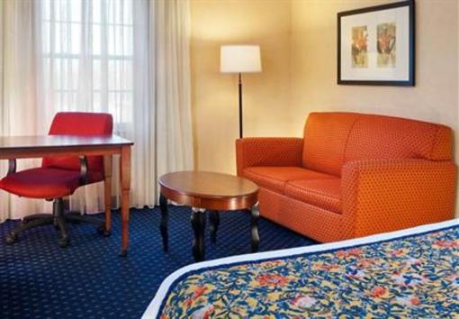 фото отеля Courtyard by Marriott Tinton Falls