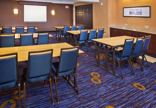 фото отеля Courtyard by Marriott Tinton Falls