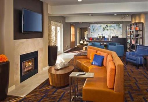 фото отеля Courtyard by Marriott Tinton Falls