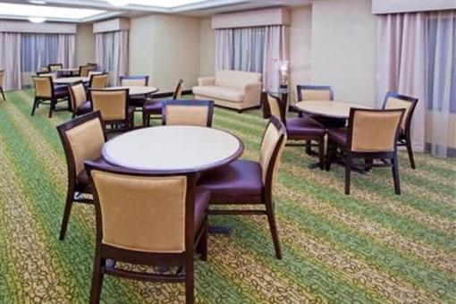 фото отеля Holiday Inn Express Hotel & Suites Chestertown