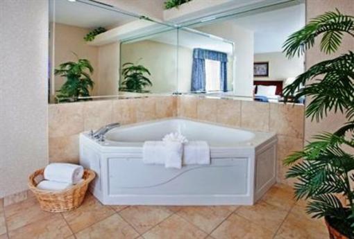 фото отеля Holiday Inn Express Hotel & Suites Farmington
