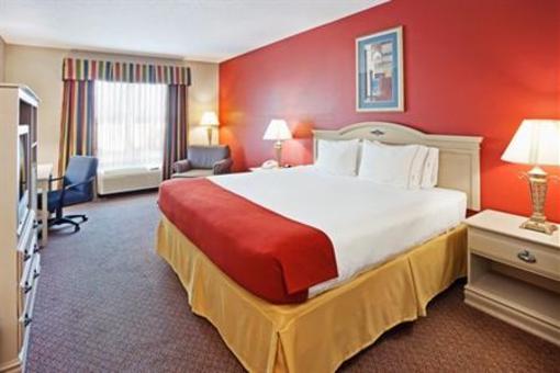 фото отеля Holiday Inn Express Hotel & Suites London
