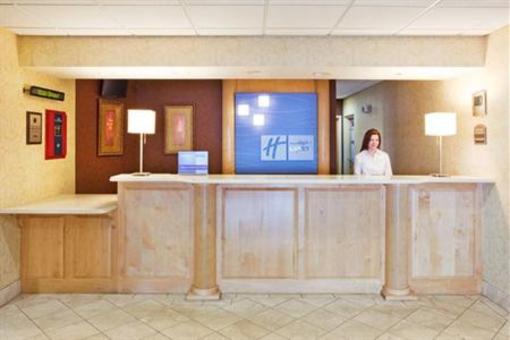 фото отеля Holiday Inn Express Hotel & Suites London