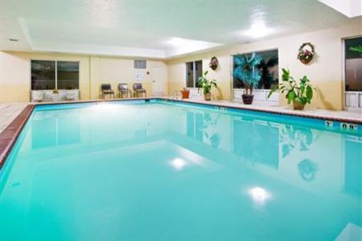 фото отеля Holiday Inn Express Hotel & Suites London