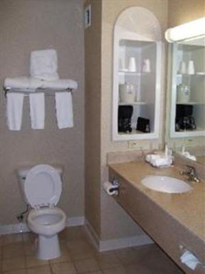 фото отеля Holiday Inn Express Hotel & Suites London