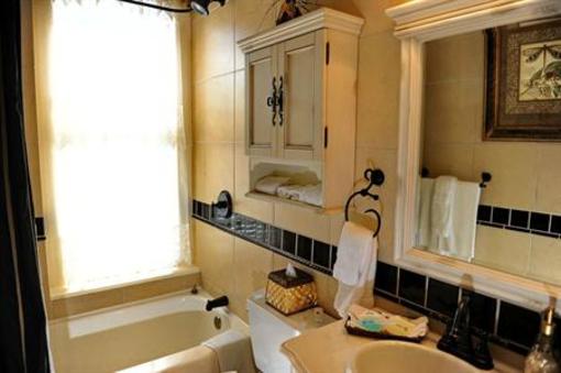 фото отеля Hilltop Manor Bed and Breakfast