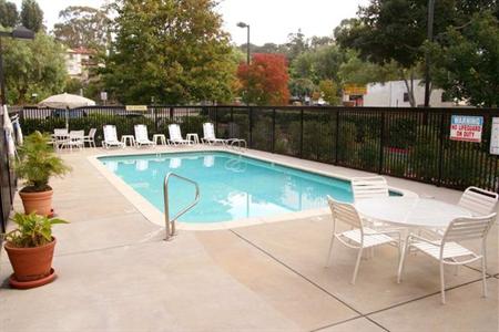 фото отеля Hampton Inn Oakland Hayward