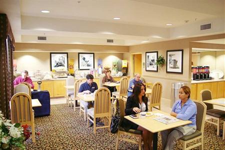 фото отеля Hampton Inn Oakland Hayward