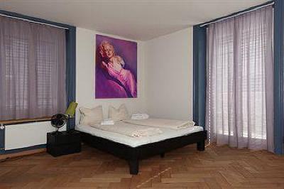 фото отеля Guesthouse Weststrasse Zurich