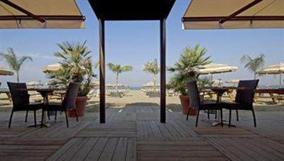фото отеля Hotel les Bains de Camargue