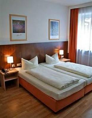 фото отеля Hotel Italia Munich