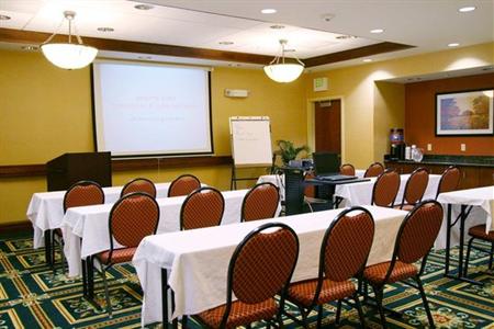 фото отеля Hampton Inn & Suites Seal Beach