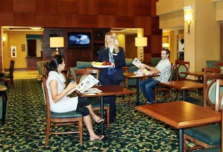 фото отеля Hampton Inn & Suites Seal Beach