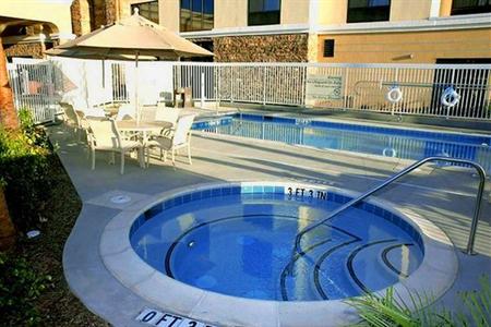 фото отеля Hampton Inn & Suites Seal Beach