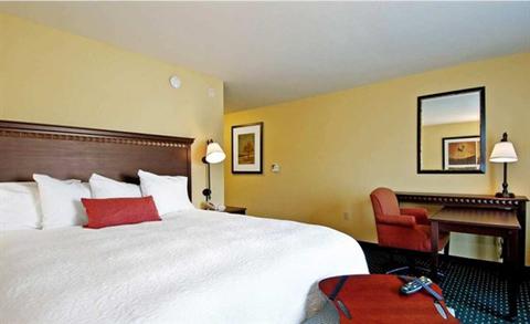 фото отеля Hampton Inn & Suites Seal Beach