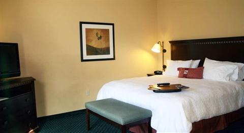 фото отеля Hampton Inn & Suites Seal Beach