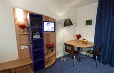 фото отеля Suite Home Paris Pantin