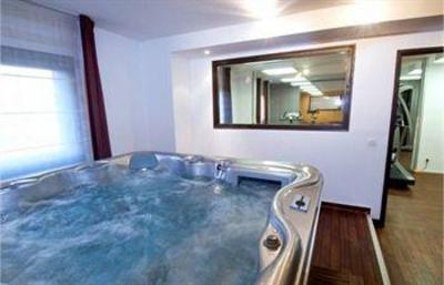 фото отеля Suite Home Paris Pantin