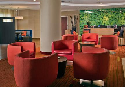 фото отеля Courtyard by Marriott Long Island MacArthur Airport