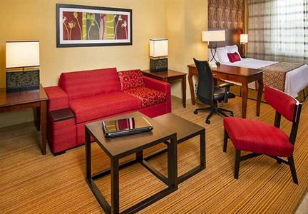 фото отеля Courtyard by Marriott Long Island MacArthur Airport