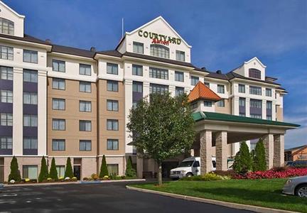 фото отеля Courtyard by Marriott Long Island MacArthur Airport