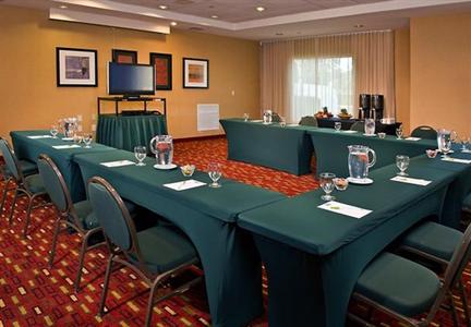 фото отеля Courtyard by Marriott Long Island MacArthur Airport