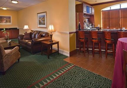 фото отеля Courtyard by Marriott Long Island MacArthur Airport