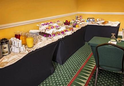 фото отеля Courtyard by Marriott Long Island MacArthur Airport