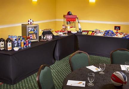 фото отеля Courtyard by Marriott Long Island MacArthur Airport