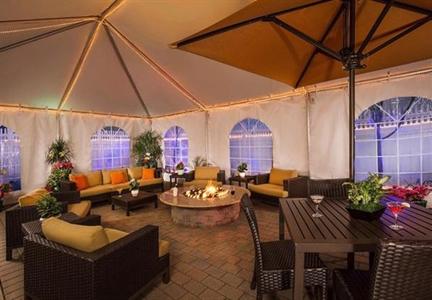 фото отеля Courtyard by Marriott Long Island MacArthur Airport