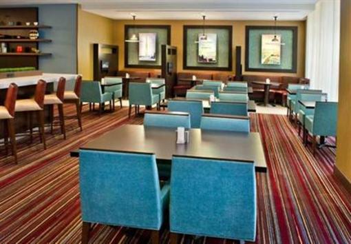 фото отеля Courtyard by Marriott Washington D.C. Foggy Bottom