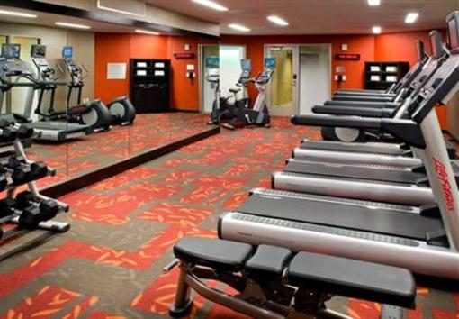 фото отеля Courtyard by Marriott Washington D.C. Foggy Bottom