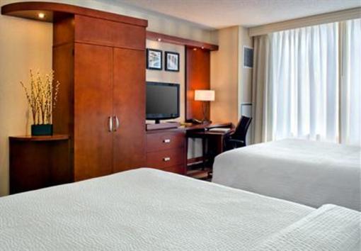 фото отеля Courtyard by Marriott Washington D.C. Foggy Bottom