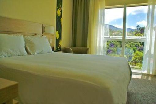 фото отеля Hayes Vacation Home Rentals