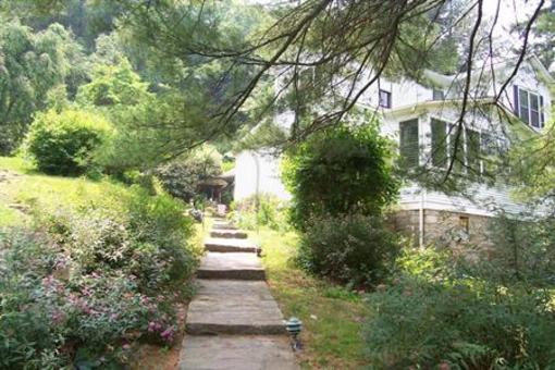 фото отеля Garvey House Bed & Breakfast