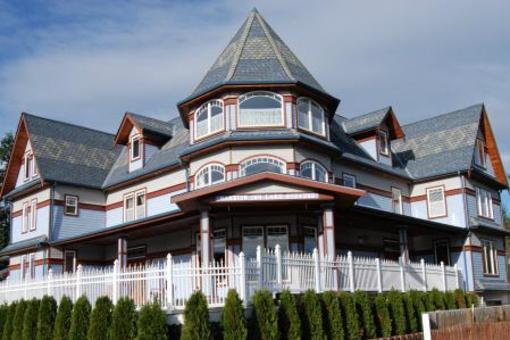 фото отеля Mansion Inn Lake Stevens