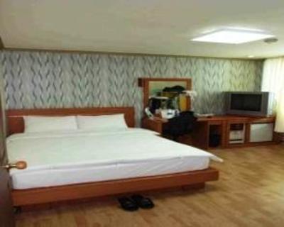 фото отеля Stay-Inn Hotel