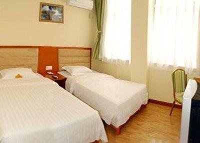 фото отеля Golden Bay Motel Shenyang Road Weihai