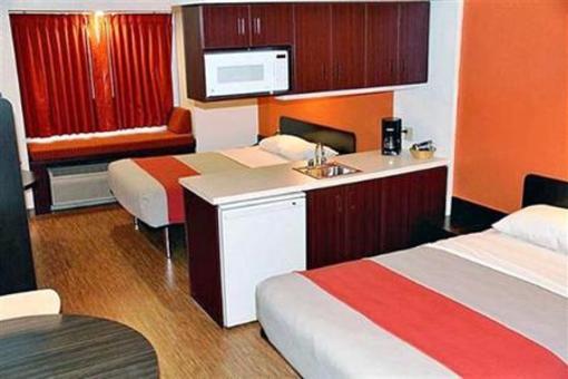 фото отеля Microtel Inn & Suites Huron