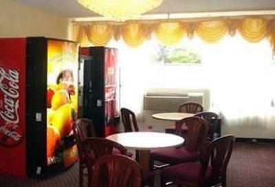 фото отеля Town House Inn & Suites Elmwood Park