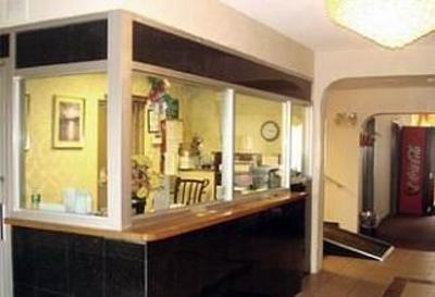 фото отеля Town House Inn & Suites Elmwood Park