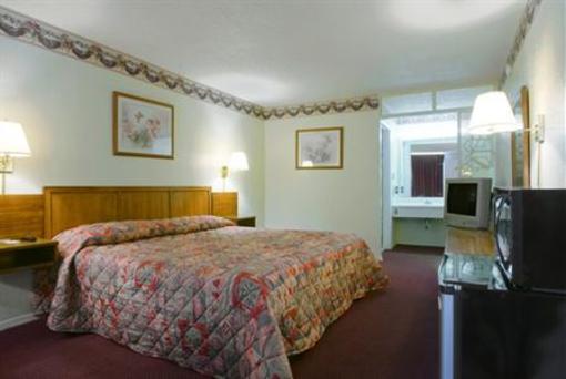 фото отеля Americas Best Value Inn - Loudon