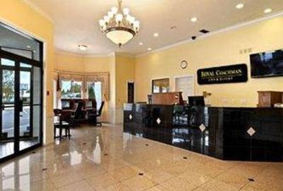 фото отеля Royal Coachman Inn & Suites