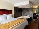 фото отеля Royal Coachman Inn & Suites