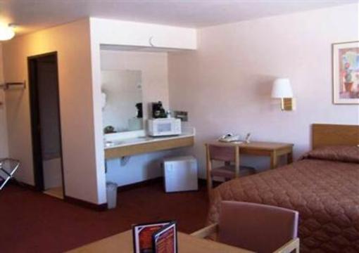 фото отеля Super 8 Verona Madison Area