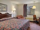 фото отеля Super 8 Warrensburg