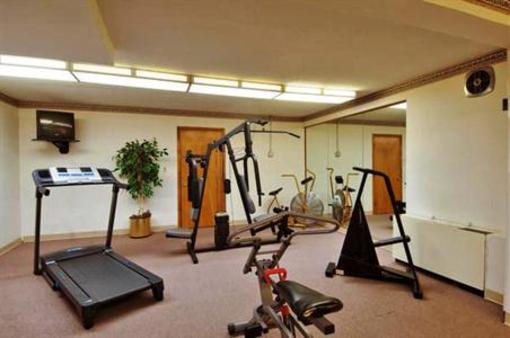 фото отеля Americas Best Value Inn - Cleveland Airport
